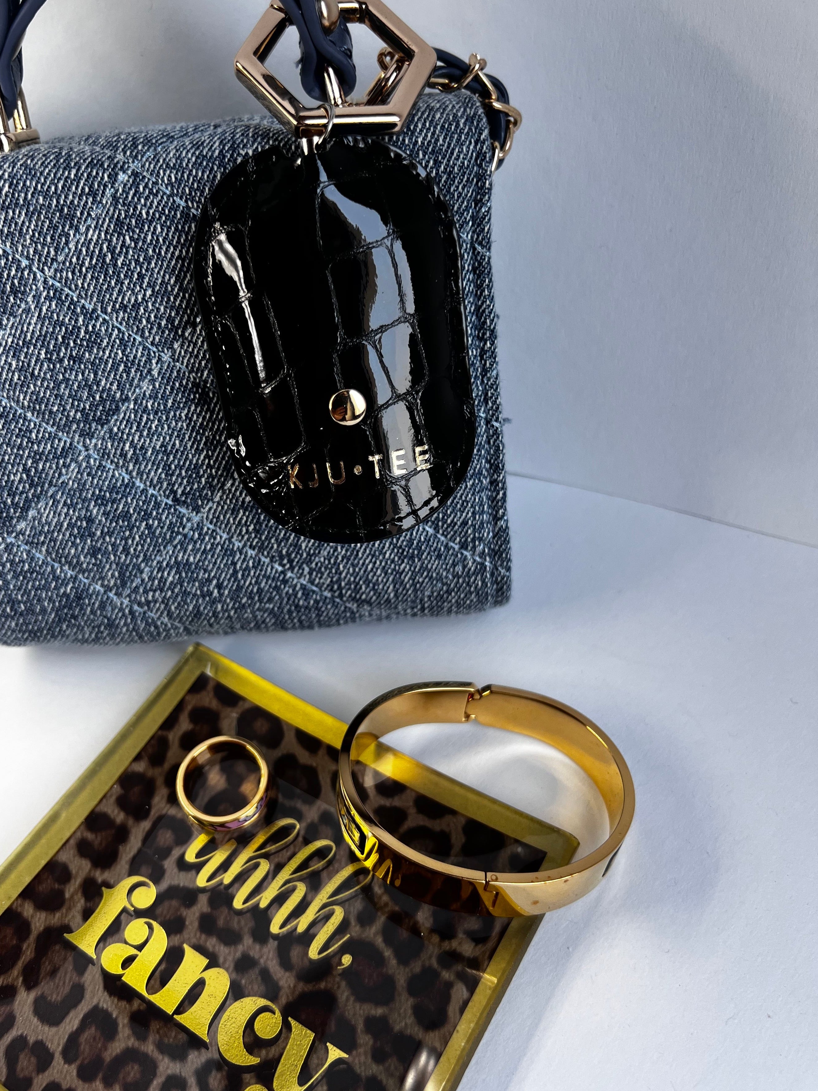 Black and gold croco